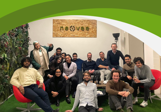 Équipe Neovee réunie, startup spécialisée en solutions d'économies d'énergies durables